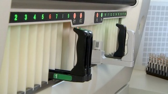 IH-1000 Автоматический анализатор для иммуногематологических исследований